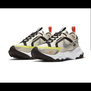 Nike Shoes TC 7900 LX Orewood Brown Sz. 8.5